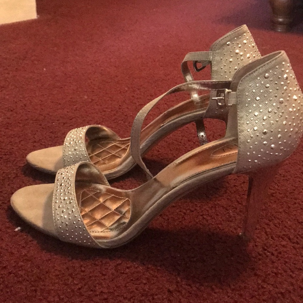 Heels - Picture 2 of 3